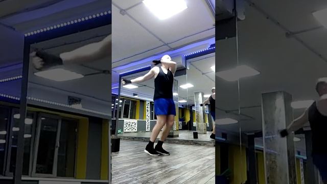 Скручивания. Фитнес. Аэробика. Кардио. Сжигание жира. Развитие выносливости. Кардиотренировка.