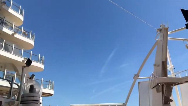 Круизный лайнер «Oasis Of The Seas» Royal Caribbean / город Специа, Италия / La Spezia, Italia