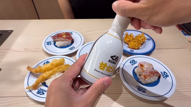 $1 Experience Japan's Popular Conveyor Belt Sushi🍣😳 | Kura Sushi Namba Parks South