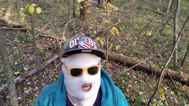 ТАМ ЛЮДИ на меня смотрят это опасно