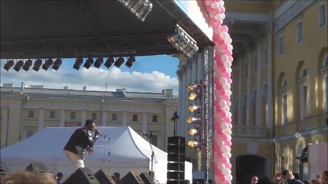 Пьер Нарцис на Фестивале Мороженого в Питере.