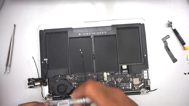 Cara Ganti LCD Macbook Air A1466 2016