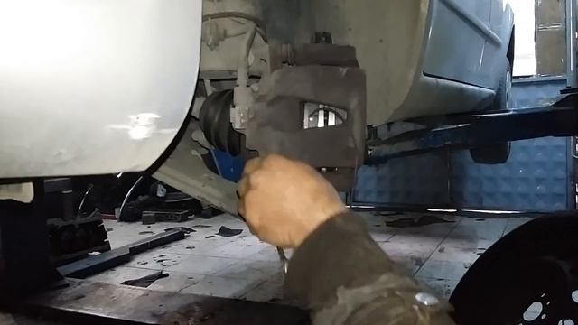 FİAT LİNEA  DİSK VE FREN BALATASI DEĞİŞİMİ NASIL YAPILIR