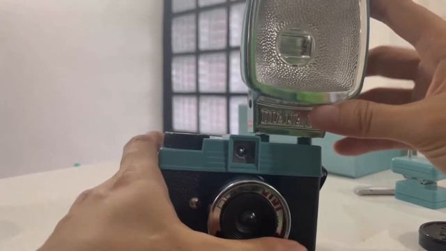 Diana Mini + Flash Unboxing Video #Lomography