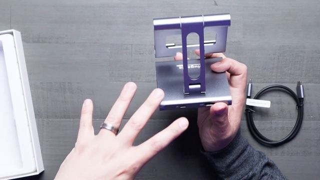 Plugable 8-in-1 USB C Docking Station For IPad With Stand