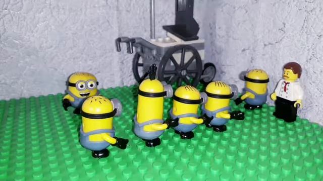 Как миньоны покупали водный мотоцикл Миньоны Мега блокс Серия 13