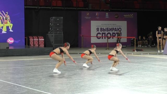 Гуляева Диана Мансурова Маргарита Финадеева Анастасия. Аэробика 3 чел. 13-14 лет. Финал. 10.04.22