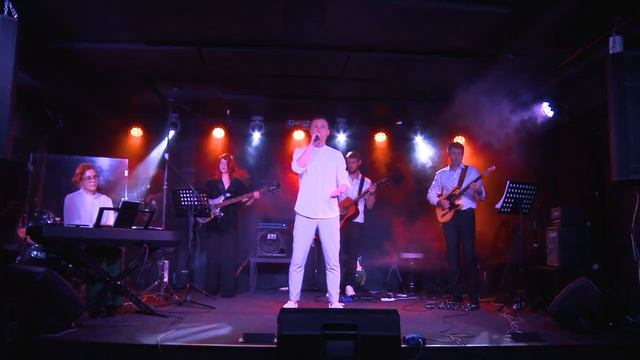 _Город, которого нет_ - сводный ансамбль гитарного клуба _Октава_ и творческой мастерской _Сияй_