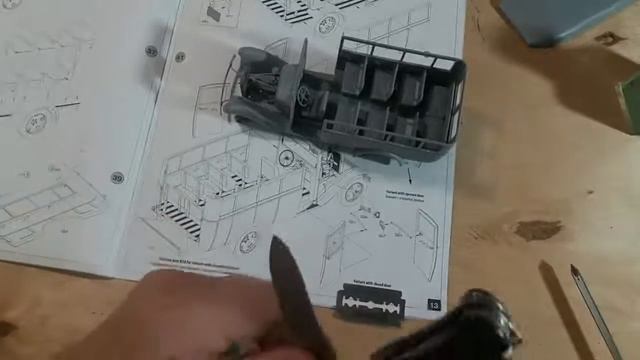 Сборка модели автобуса ГАЗ-03-30 часть 9 (задержавшаяся)