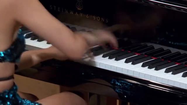 Tchaikovsky:  Piano concerto 1 - Yuja Wang 2nd movement Carnegie hall 2017. Yuja Wang Amazon.