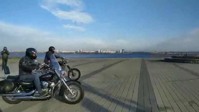 Honda Shadow Aero VT750 Vs Custom Dnepr 650
