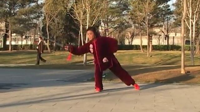 г. Пекин.  Тайцзицюань.  Меч кием