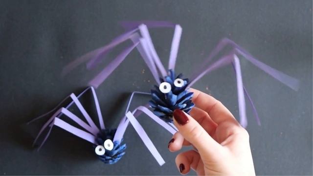 Simple Children's #Craft For #Halloween #Autumn #Fall | Make Your Own Spooky Spider Decorations!