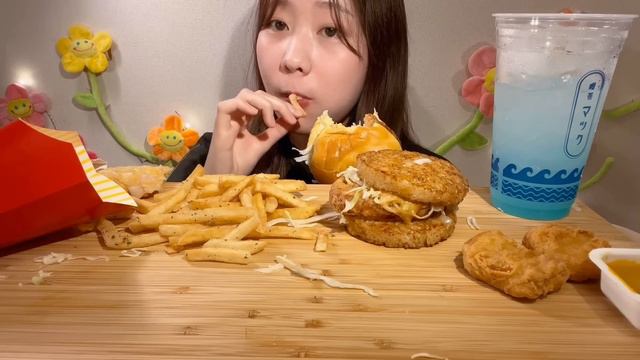 Ee20077827f43a9442edeec78f3ca168