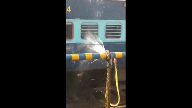 затопило пассажиров поезда технической водой