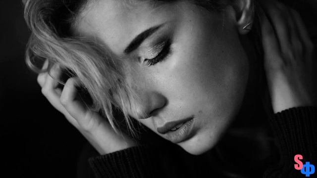 - Зачем она тебе? Родит тебе твоя новая жена ребенка! - плакала Настя, ползая вокруг мужа на коленя