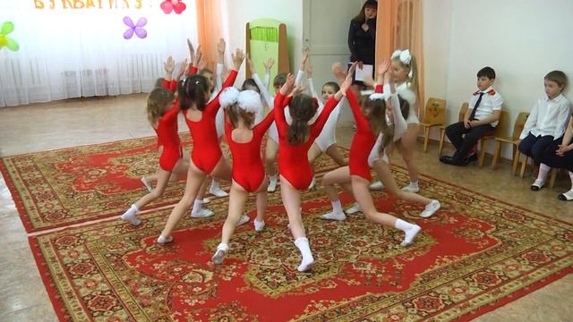 Акробатика  1  клас