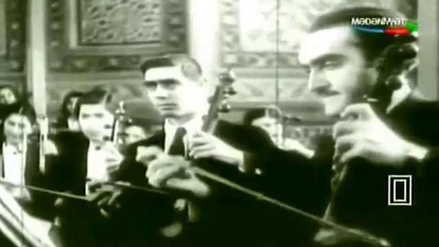 КАРО ЧАРЧОГЛЯН В ОРКЕСТРЕ НАРОДНЫХ ИНСТРУМЕНТОВ П/У СЕИДА РУСТАМОВА В БАКУ.