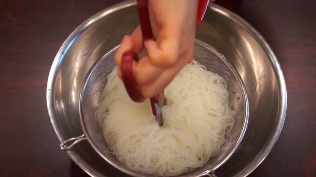 Taiwanese Rice Noodle Soup (台式米粉湯）