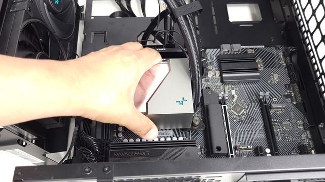 Gaming PC Build  Ryzen 7 7700X  RTX 4070 FE  Geometric Future Model 4  DeepCool LT520 PX850G