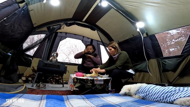Kar Fırtınasında Sobalı Sıcak Çadır Kampı | Kar Kampı | Karlı Bir Sabaha Uyandık