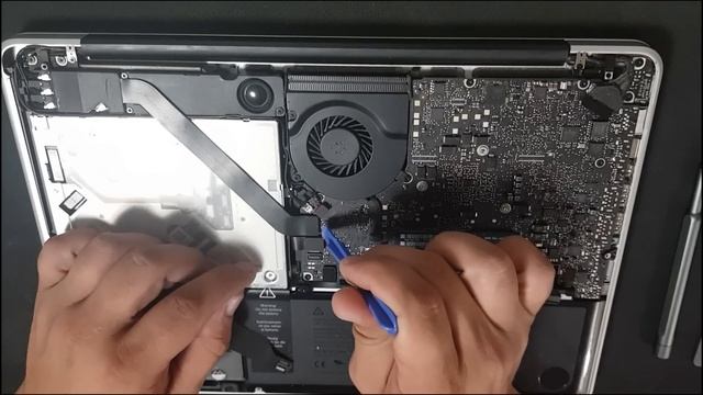 MacBook Pro Mid 2012 | Cambio De Unidad Óptica Por CaddySSD/HDD