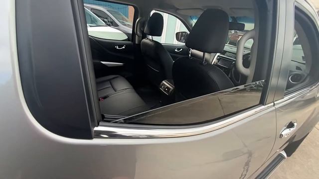 2017 17 NISSAN NAVARA 2.3 DCI TEKNA 4X4 SHR DCB 190 BHP 1 OWNER LOTS OF SPEC VERY LOW MILES