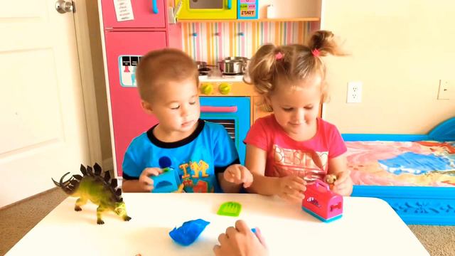 Катя и ее новые игрушки