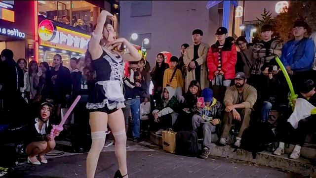 CLOCK, HONGDAE STREET ENTERTAINER. UNIQUE STUNNING BUSKING MEMORY.