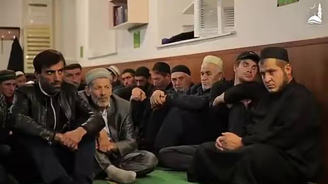 ТОЛПЫ КОТОРЫЕ БЕГУТ ИЗ МЕЧЕТИ ПОСЛЕ АССАЛАМУ АЛАЙКУМ ВАРАХЬМАТУЛЛАХ1И ЭТО СКАЗАНО ХАДИСАХ