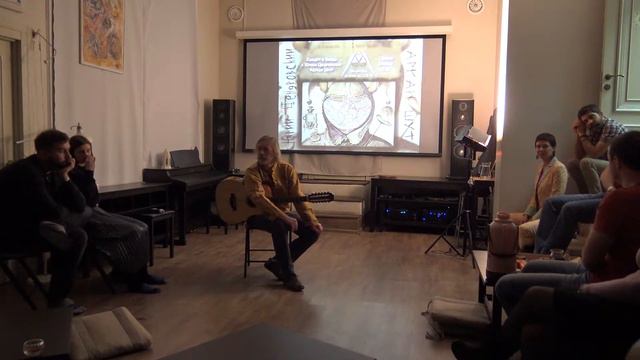 День Дурака. Концерт и беседа с Юрием Цендровским в ДК Триптих.