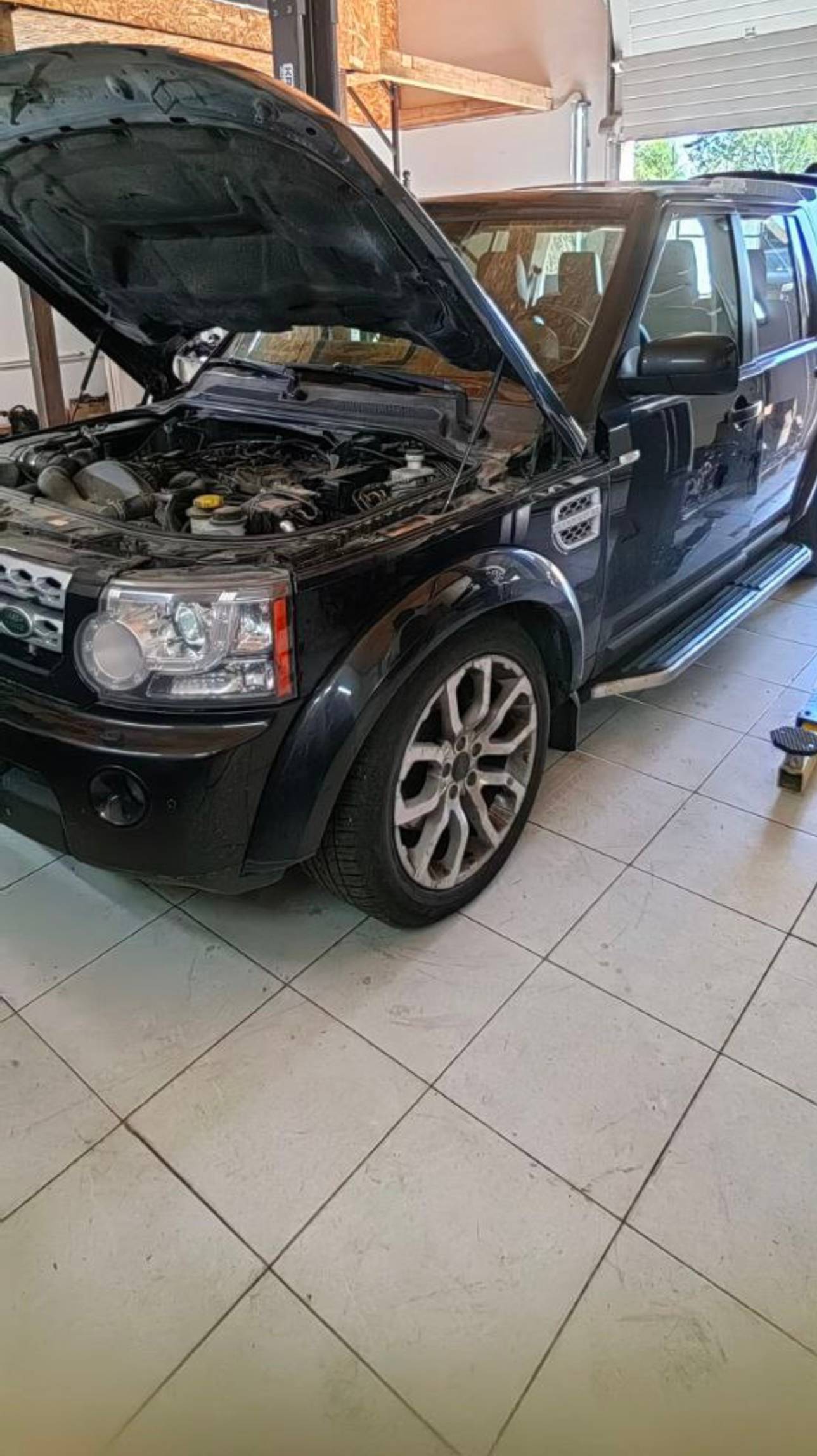 Купили Дискавери 4. Восстанавливаем Двигатель. Часть 1. Отрыв кузова, дефектовка поломки Двигателя.