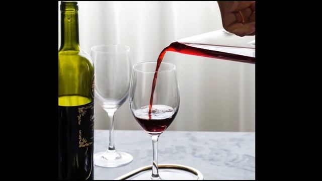 Стеклянный графин для вина