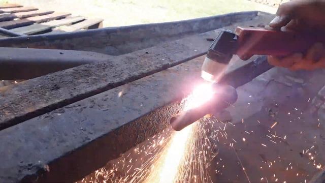 Плазморіз Kind (не Тесла , Патон, едон, Дніпро) CUT70C товстий метал.