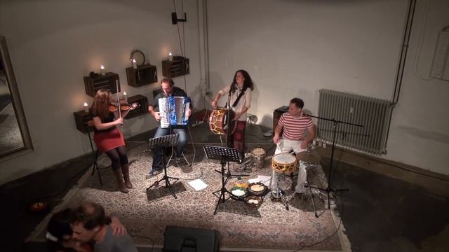 Azoy Bacana: Balkan, Klezmer & Forró