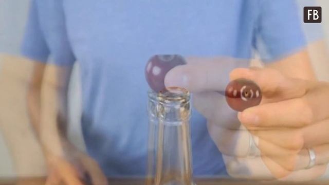 Удалить косточку из вишни: домашняя хитрость с простой бутылкой