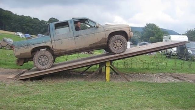 Mammut Offroad Park Wippe Pickup Nissan 4x4 Allrad Stadtoldendorf