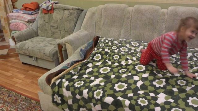 пани Милоша и кувырки на диване, осень 2019