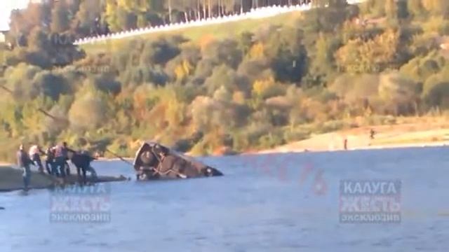 Машина скатилась в Оку