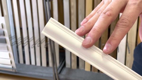 Карниз из полистирола высокой плотности HI WOOD CI20V1 20мм х 20мм х 2,0м.