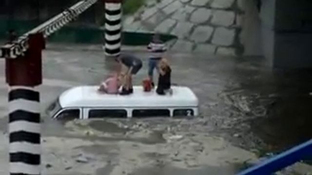 маршрутка утонула в  Чите