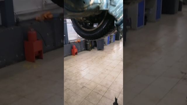 Замена задних сайлентблоков переднего подрамника Ниссан Мурано Z51.