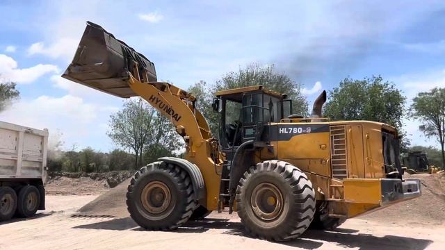 Cargador Hyundai HL780-9 2010