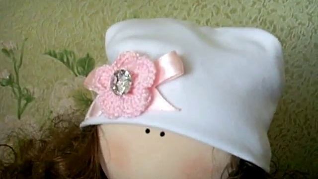 Интерьерная кукла с кудряшками.