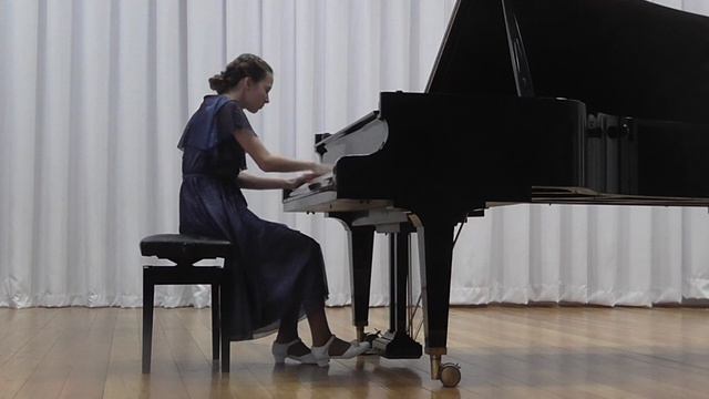 Ксёнз Анна. 