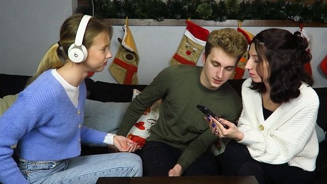 Угадай слово в наушниках ? Слишком смешно ? Пытаемся понять друг друга