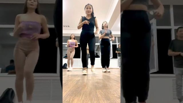 Бачата Сальса ( Простые танцевальные движения для начинающих ) урок от новичков ?