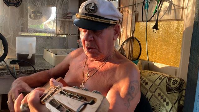 Вахид Аюбов - Опустилась ночь над Ленинградом. Исполняет на гитаре Михаил Роташев