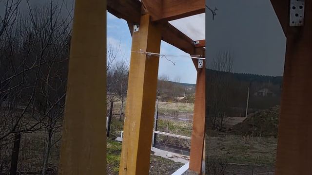 Навес на даче.Дерево и поликарбонат.