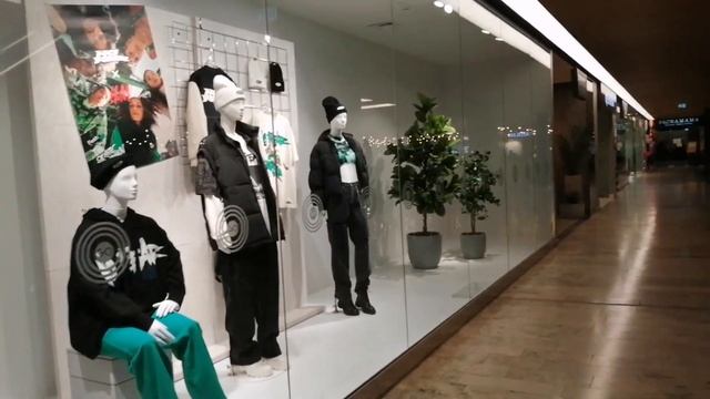 Литва Вильнюс 2021 Проспект Гедимина в Вильнюсе - прогулочная улица города